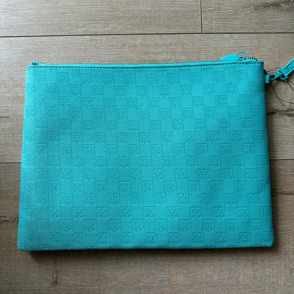 Jordan Pouch - Picture 2 of 5